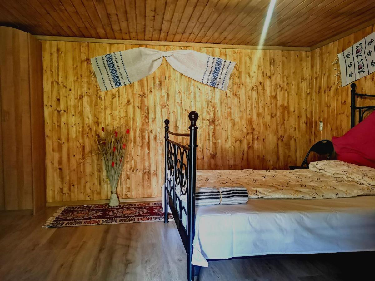 Lângă Stână Curtea de Argeş Quarto foto