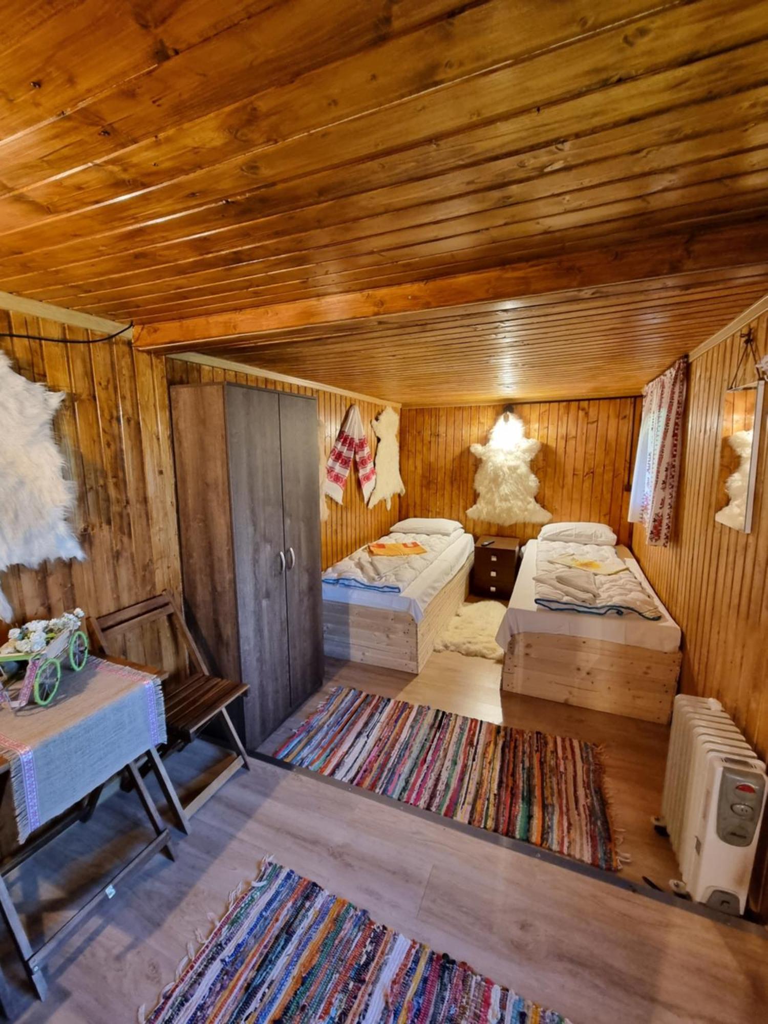 Lângă Stână Curtea de Argeş Quarto foto