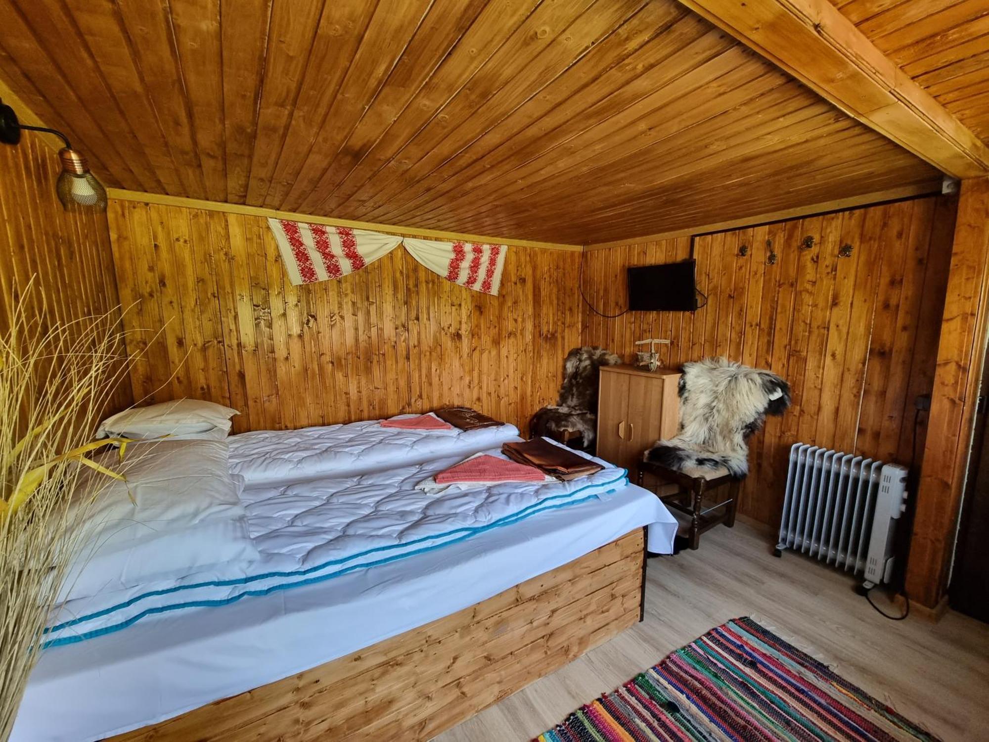 Lângă Stână Curtea de Argeş Quarto foto
